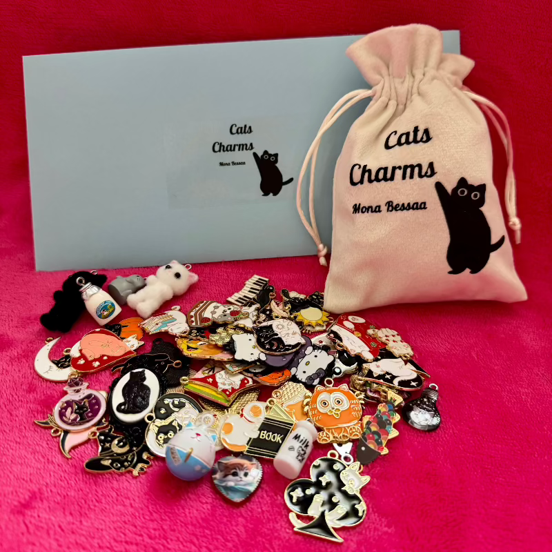 Cats Charms : 60 breloques enchantées pour les passionnnés de chats NAMO ART - Mona Bessaa