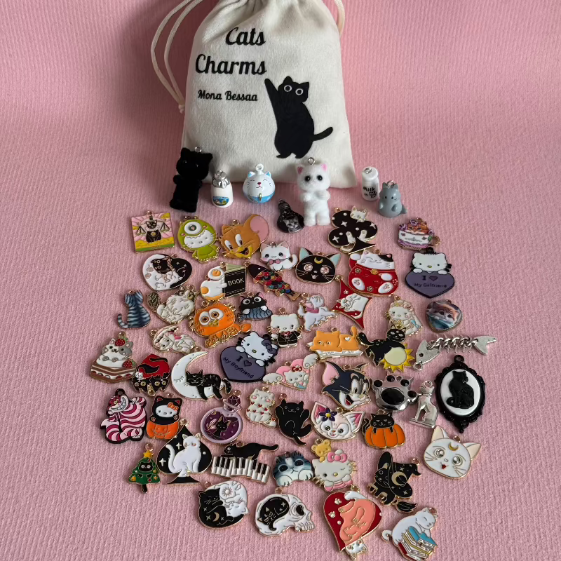 Cats Charms : 60 breloques enchantées pour les passionnnés de chats NAMO ART - Mona Bessaa