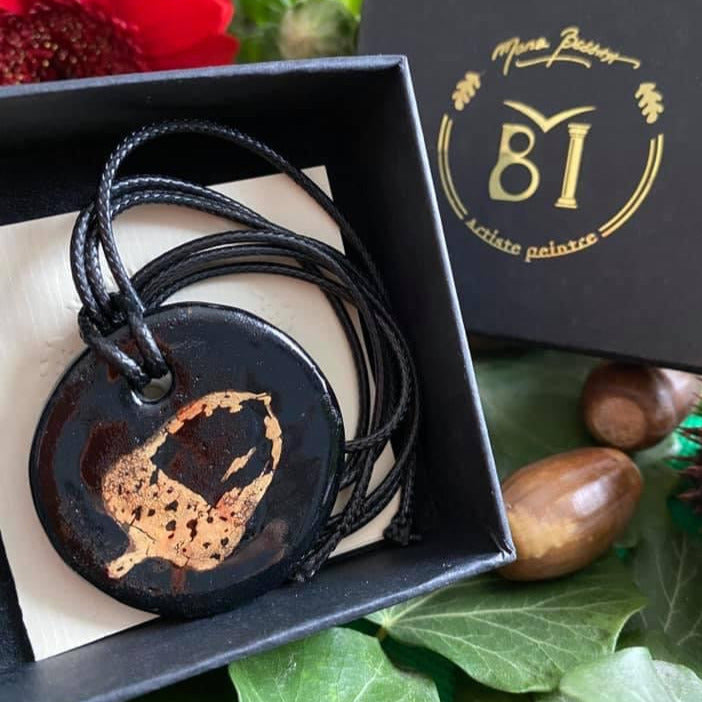 Pendentif gland noir et or en porcelaine réf.G1 NAMO ART - Mona Bessaa