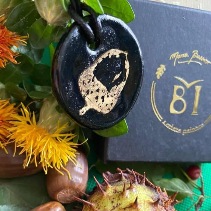 Pendentif gland noir et or en porcelaine réf.G1 NAMO ART - Mona Bessaa