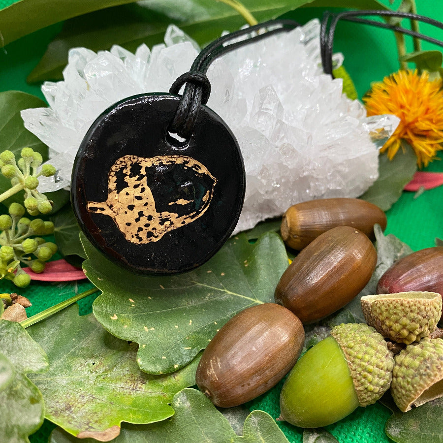 Pendentif gland noir et or en porcelaine réf.G2 NAMO ART - Mona Bessaa