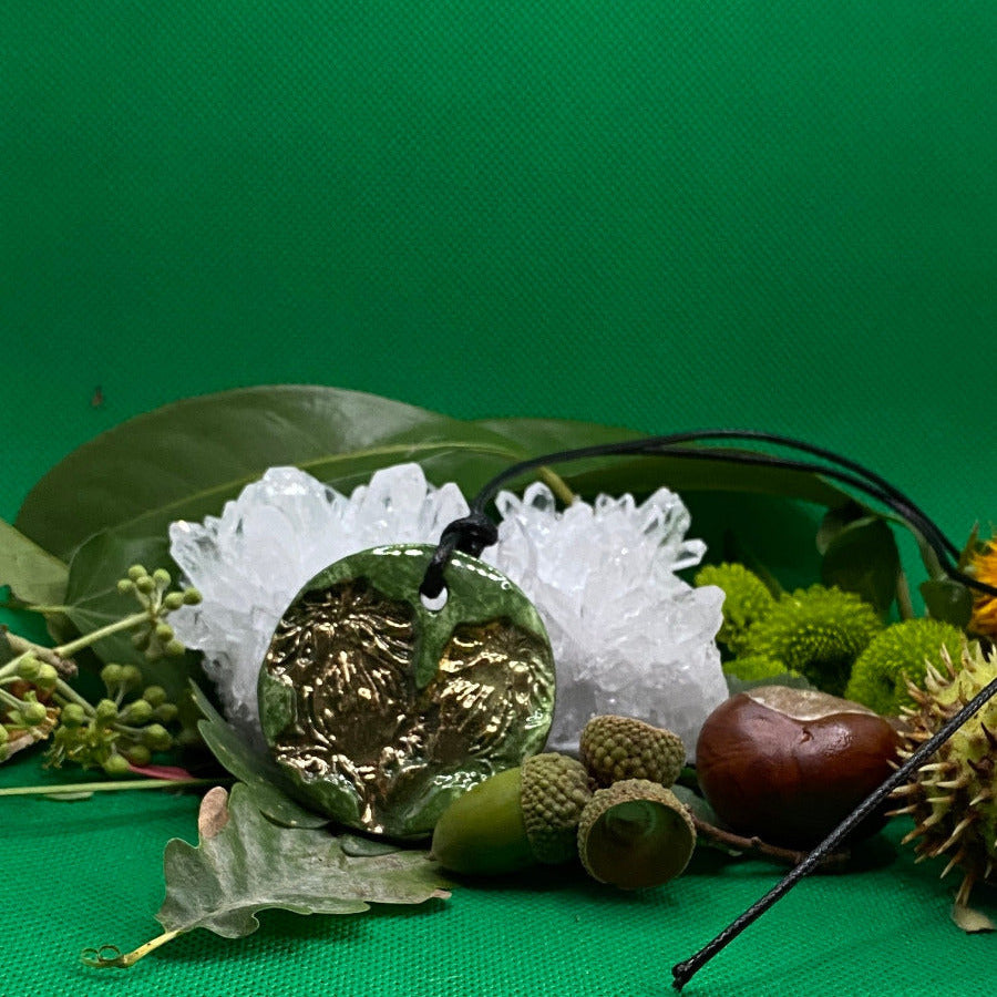 Pendentif Fleur de pavot vert et or en porcelaine NAMO ART - Mona Bessaa