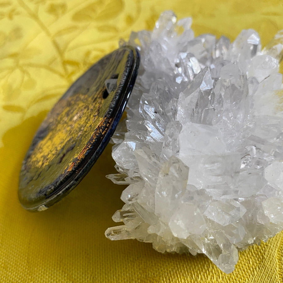 Pendentif Dentelle or en porcelaine NAMO ART - Mona Bessaa