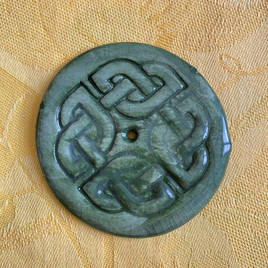 Amulette Entrelacs en porcelaine E2 NAMO ART - Mona Bessaa