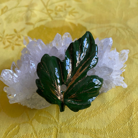 Pendentif Feuille vert et or NAMO ART - Mona Bessaa