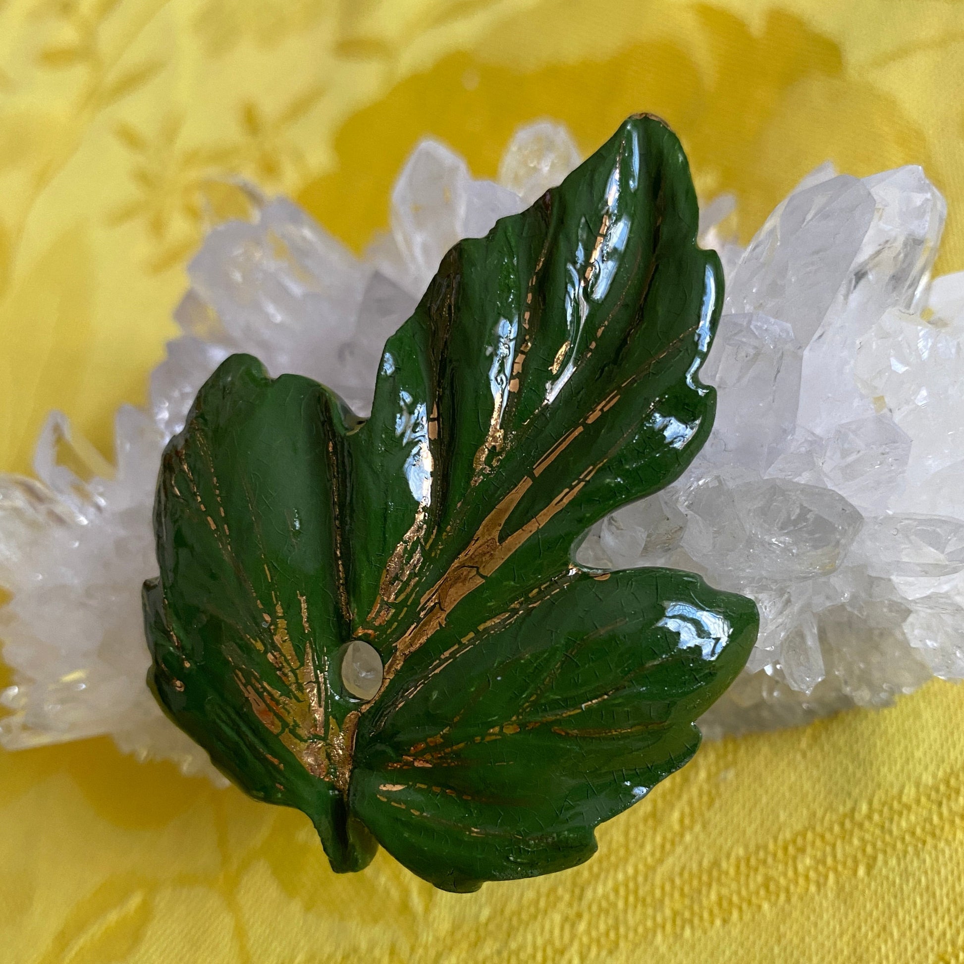 Pendentif Feuille vert et or NAMO ART - Mona Bessaa