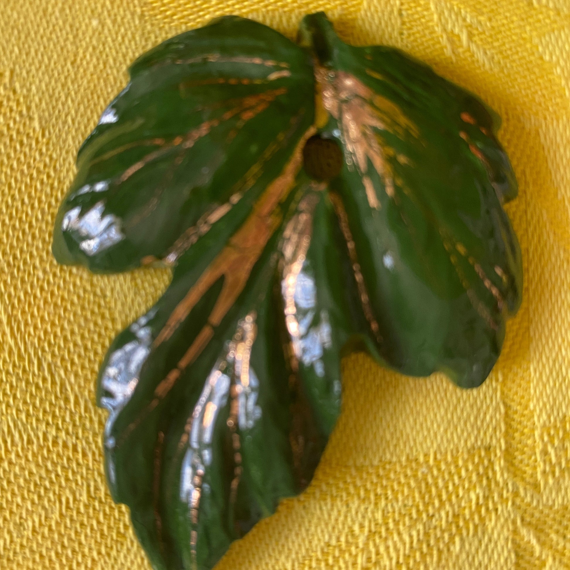 Pendentif Feuille vert et or NAMO ART - Mona Bessaa