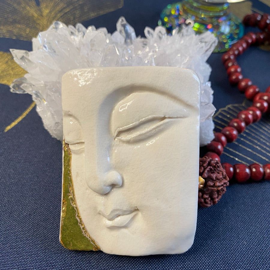 Bouddha Porcelaine et Or. Réf. BYF0#2#7 NAMO ART - Mona Bessaa