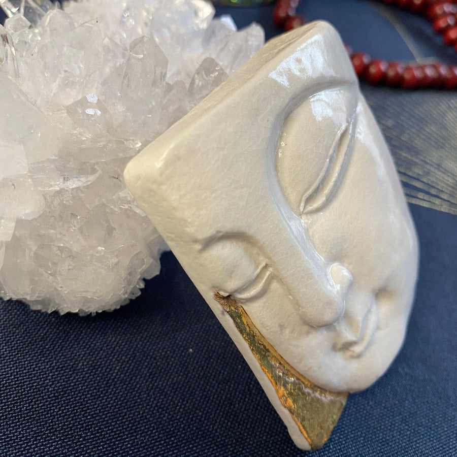 Bouddha Porcelaine et Or. Réf. BYF0#2#7 NAMO ART - Mona Bessaa