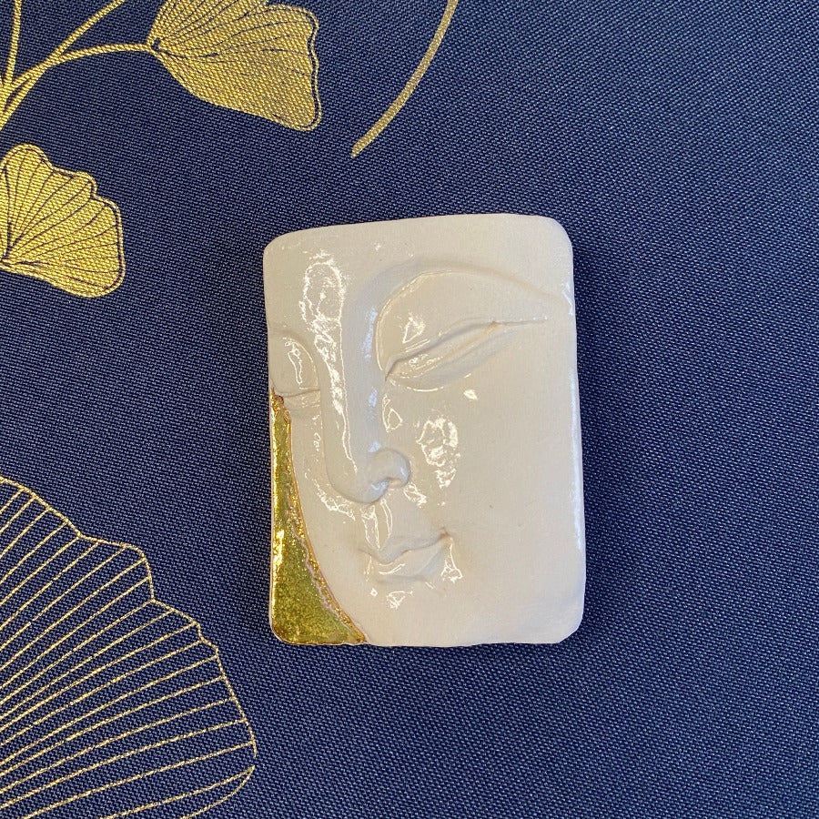 Bouddha Porcelaine et Or. Réf. BYF0#2#7 NAMO ART - Mona Bessaa