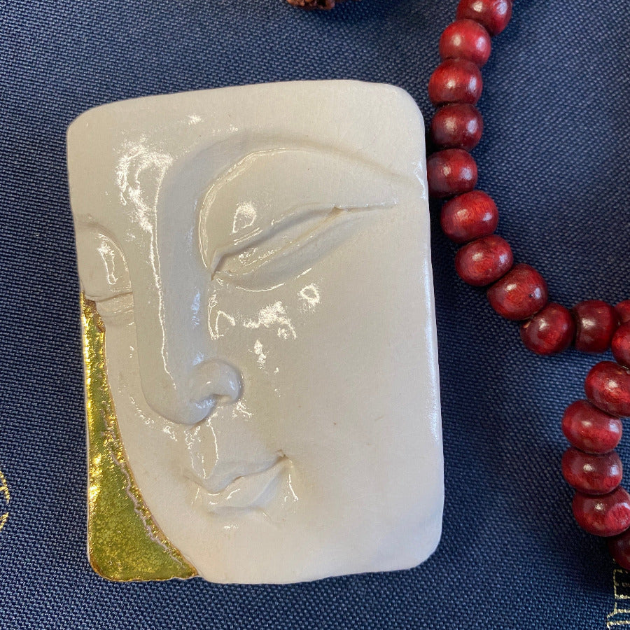 Bouddha Porcelaine et Or. Réf. BYF0#2#7 NAMO ART - Mona Bessaa