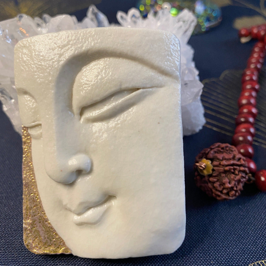 Bouddha Porcelaine et Or. Réf. BYF0#3#8 NAMO ART - Mona Bessaa