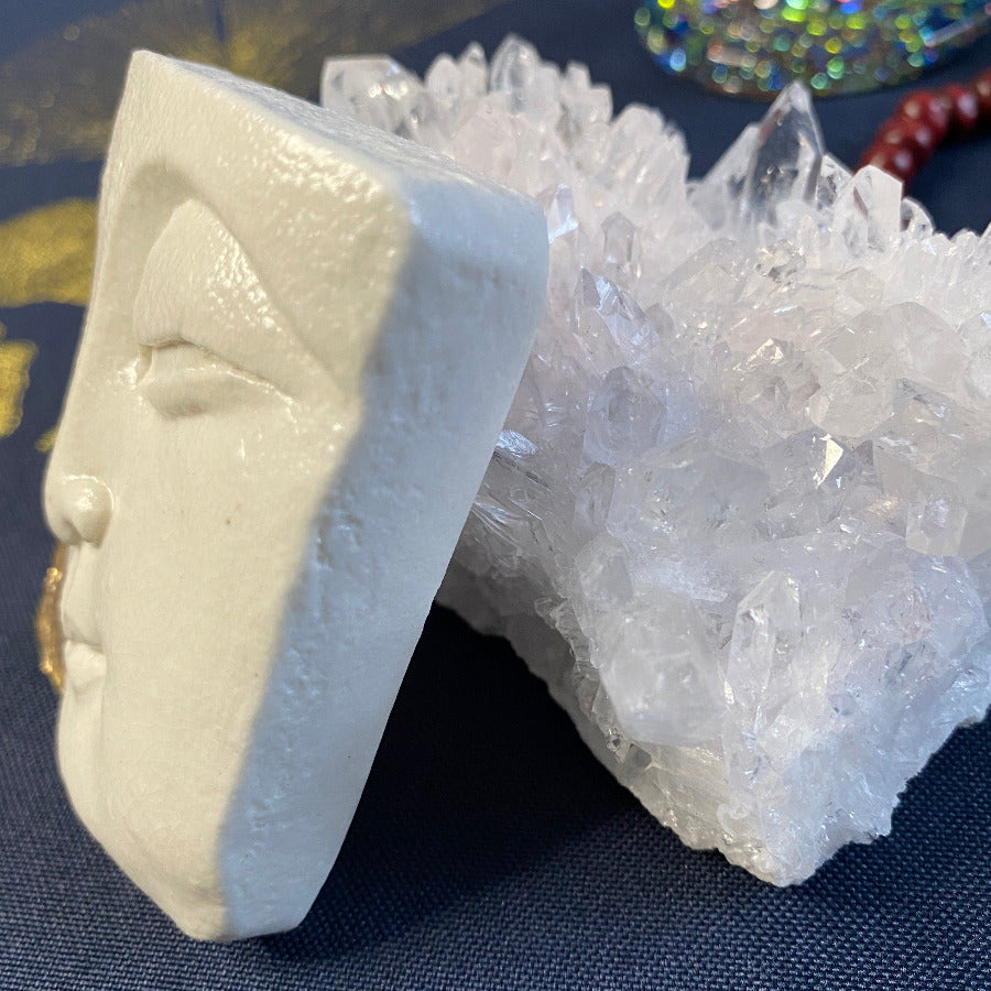 Bouddha Porcelaine et Or. Réf. BYF0#3#8 NAMO ART - Mona Bessaa