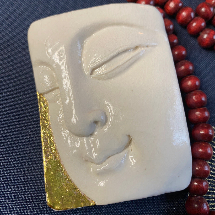 Bouddha Porcelaine et Or. Réf. BYF0#4#9 NAMO ART - Mona Bessaa