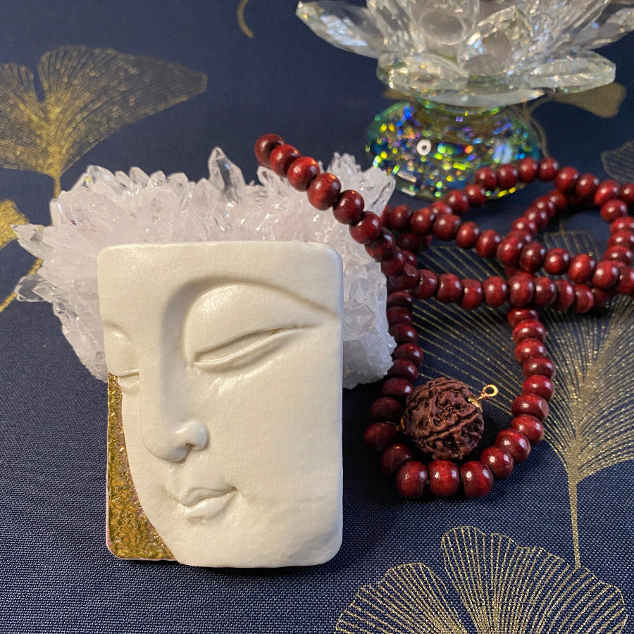 Bouddha Porcelaine et Or. Réf. BYF0#5#10 NAMO ART - Mona Bessaa