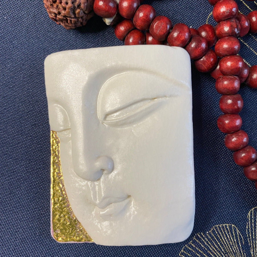 Bouddha Porcelaine et Or. Réf. BYF0#5#10 NAMO ART - Mona Bessaa