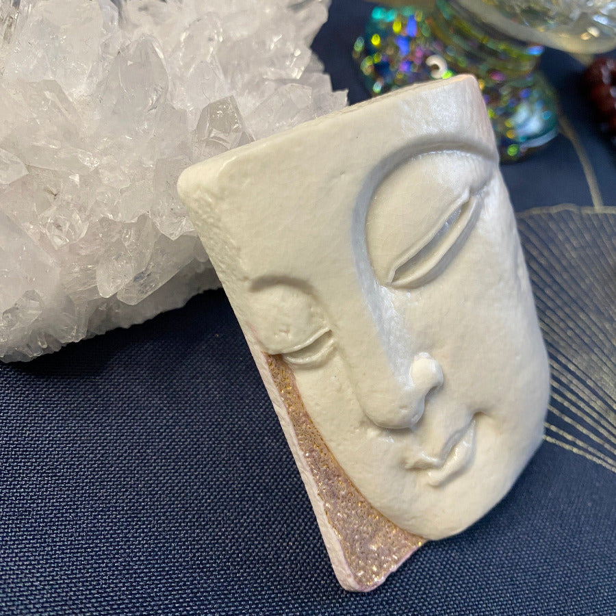 Bouddha Porcelaine et Or. Réf. BYF0#6#11 NAMO ART - Mona Bessaa