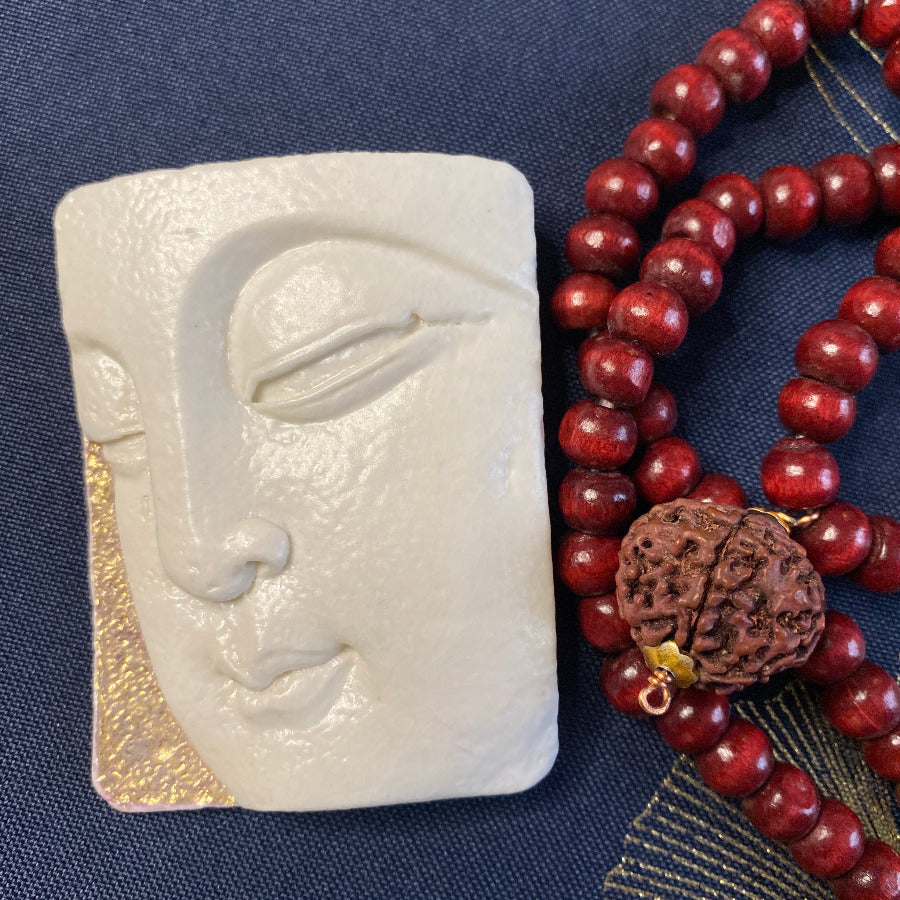 Bouddha Porcelaine et Or. Réf. BYF0#6#11 NAMO ART - Mona Bessaa