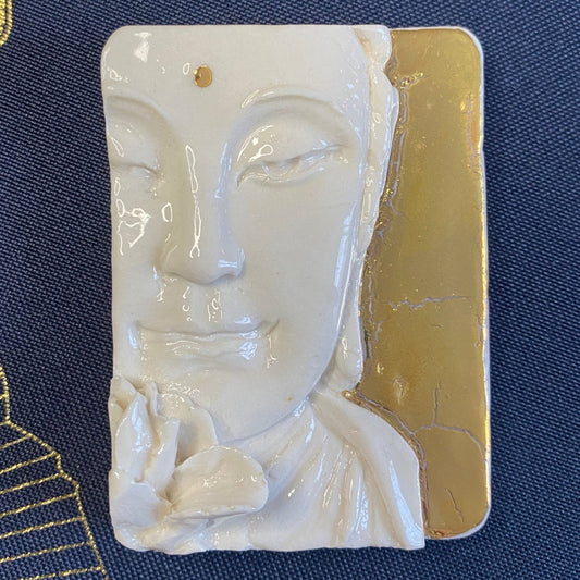Bouddha à Fleur Porcelaine et Or. Réf. BFPO#1/1#13 NAMO ART - Mona Bessaa