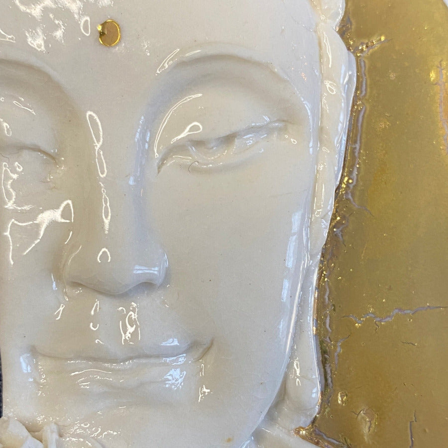 Bouddha à Fleur Porcelaine et Or. Réf. BFPO#1/1#13 NAMO ART - Mona Bessaa