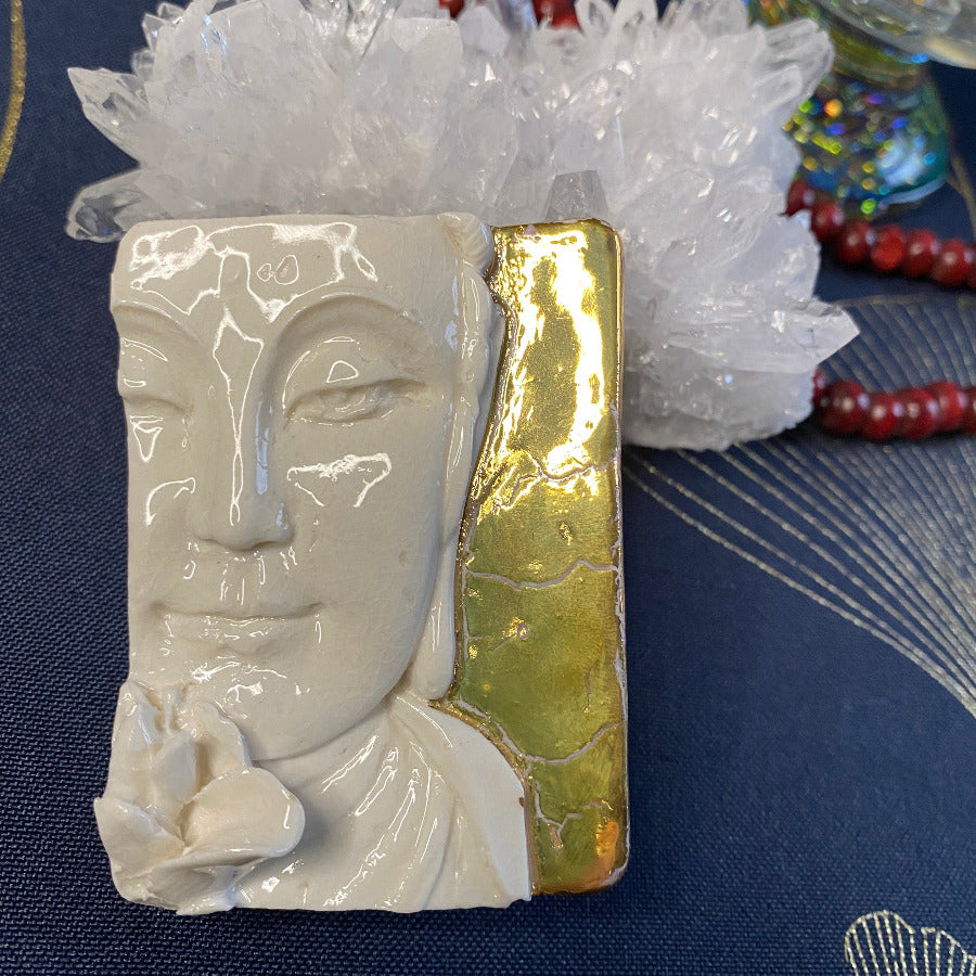 Bouddha à Fleur Porcelaine et Or. Réf. BFPOpdp#1/1#14 NAMO ART - Mona Bessaa