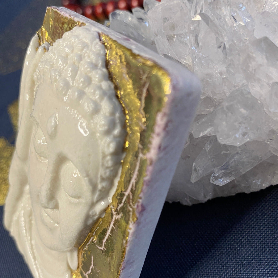 Bouddha Porcelaine et Or. Réf. BFPOMdorei#1/1#15 NAMO ART - Mona Bessaa