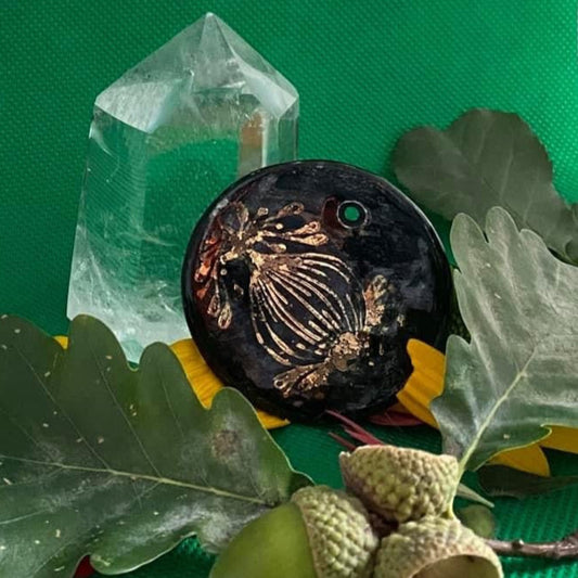 Pendentif Fleur de pavot noir et or en porcelaine NAMO ART - Mona Bessaa