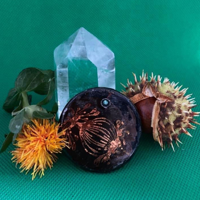 Pendentif Fleur de pavot noir et or en porcelaine NAMO ART - Mona Bessaa