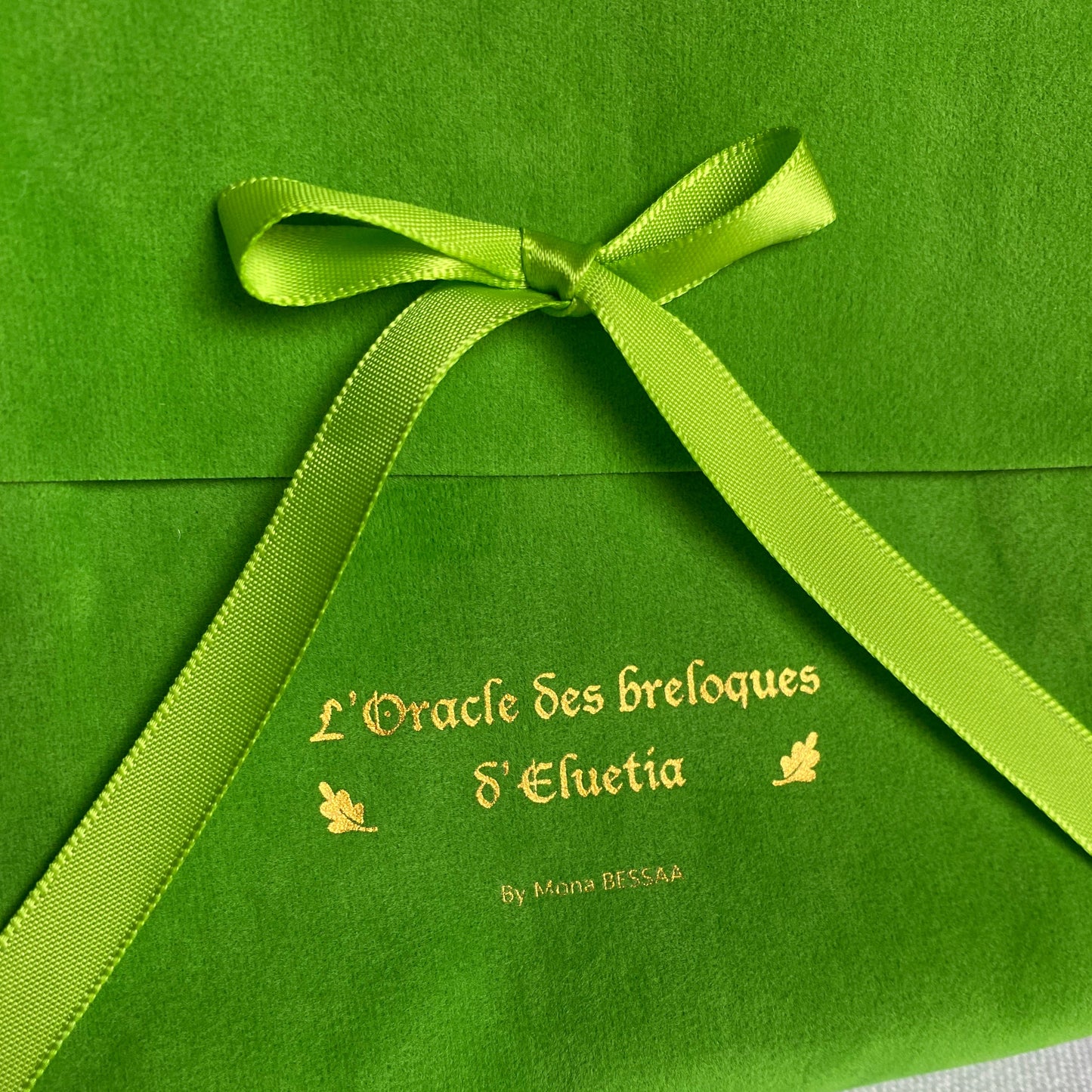 Pochettes en velours à rabat pour Oracle des breloques de Mona et Oracle des breloques d'Eluetia NAMO ART - Mona Bessaa