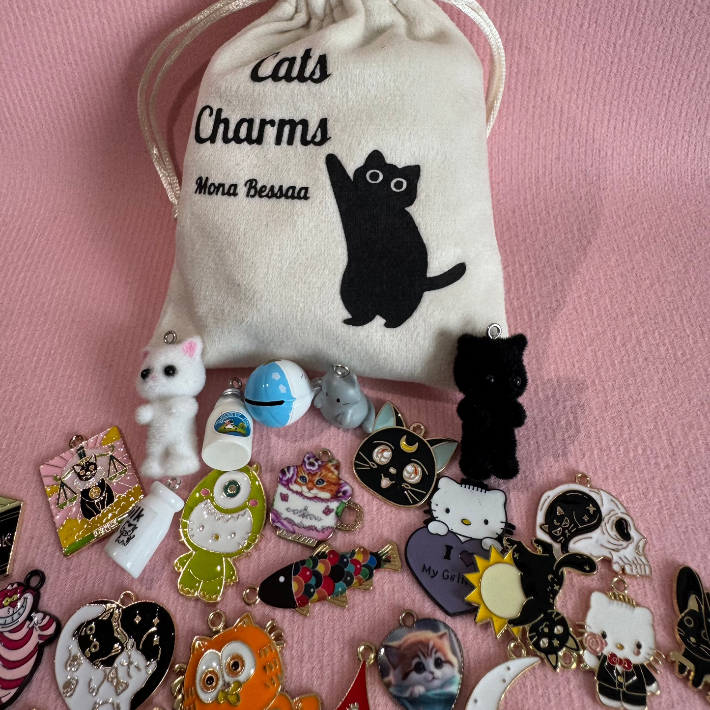 Cats Charms : 60 breloques enchantées pour les passionnnés de chats