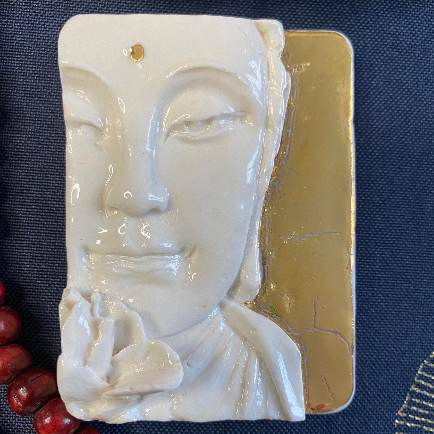 Bouddha à Fleur Porcelaine et Or. Réf. BFPO#1/1#13